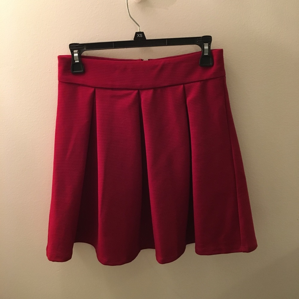 LOFT red pleated skirt